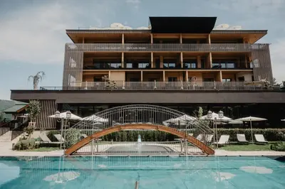 Der Swimmingpool an oder in der Nähe von Hotel Berghof - St Johann in Salzburg