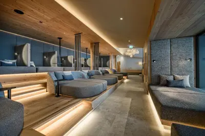 Ein Sitzbereich in der Unterkunft Hotel Zauchensee Zentral