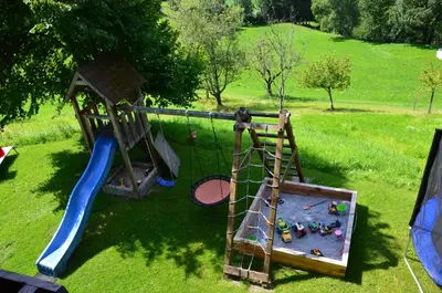 Ein Garten an der Unterkunft Bio-Bauernhof Nichlgut