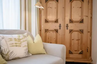 Ein Sitzbereich in der Unterkunft Ferienwohnungen ECKART, GABRIELHAUS