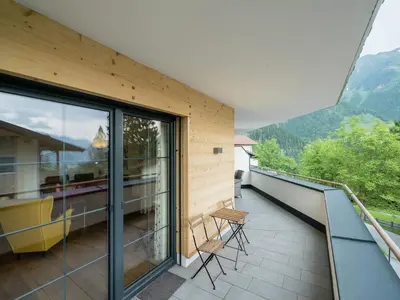 Ein allgemeiner Bergblick oder ein Berglick von des Chalets aus