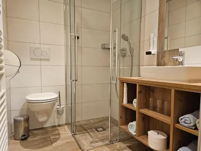 Ein Badezimmer in der Unterkunft Gasthof - Restaurant Löcker