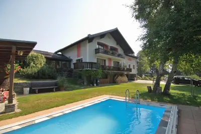 Der Swimmingpool an oder in der Nähe von Gästehaus Schwaiger