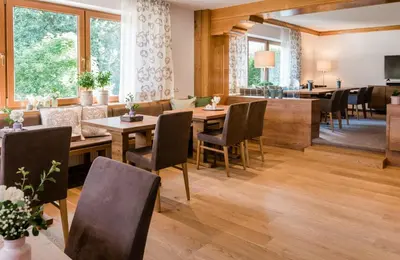 Ein Restaurant oder anderes Speiselokal in der Unterkunft Landhaus Steiner