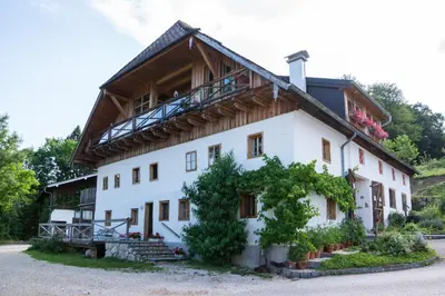 Das Gebäude in dem sich die Ferienwohnung befindet