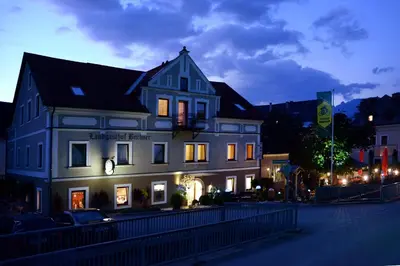 Das Gebäude in dem sich das Gasthaus befindet