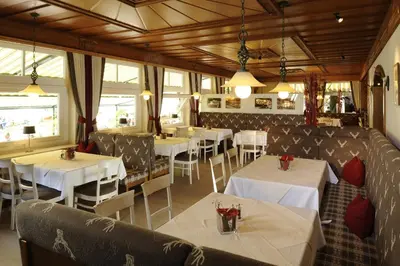 Ein Restaurant oder anderes Speiselokal in der Unterkunft Hotel & Gasthof Fürberg
