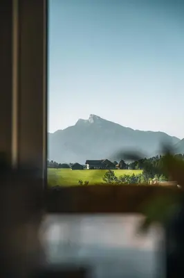 Ein allgemeiner Bergblick oder ein Berglick von des Hotels aus