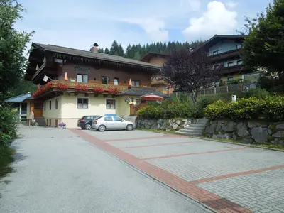 Das Gebäude in dem sich die Pension befindet
