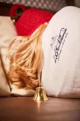 Ein Bett oder Betten in einem Zimmer der Unterkunft Hotel Glöcknerin