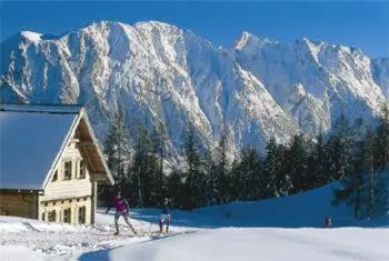 Hotel Pension Sonnenuhr im Winter