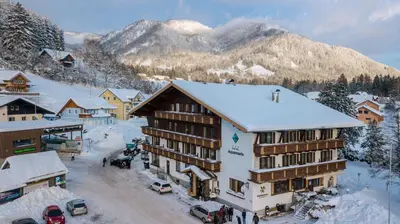 Ein allgemeiner Bergblick oder ein Berglick von des Hotels aus