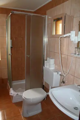 Ein Badezimmer in der Unterkunft Lachtalhaus