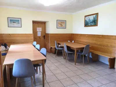 Ein Restaurant oder anderes Speiselokal in der Unterkunft Ferienhaus Kurzenhof Radstadt