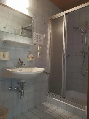 Ein Badezimmer in der Unterkunft Ferienhaus Kurzenhof Radstadt