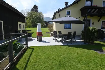 Ein Garten an der Unterkunft Ferienhaus Humer