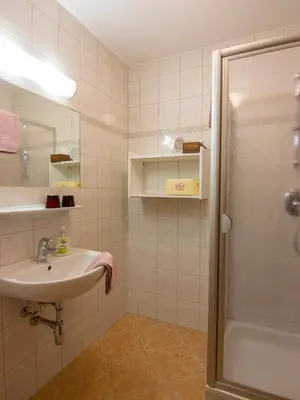 Ein Badezimmer in der Unterkunft Gästehaus Brigitte
