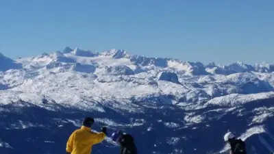Ein allgemeiner Bergblick oder ein Berglick von der Pension aus