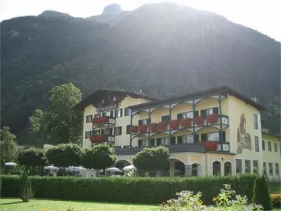 Ein allgemeiner Bergblick oder ein Berglick von des Hotels aus