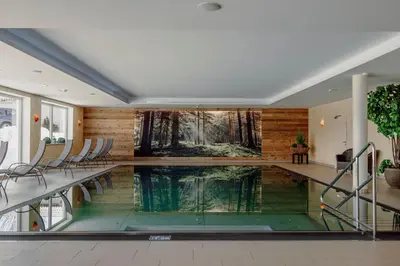 Der Swimmingpool an oder in der Nähe von Hotel Waldfrieden