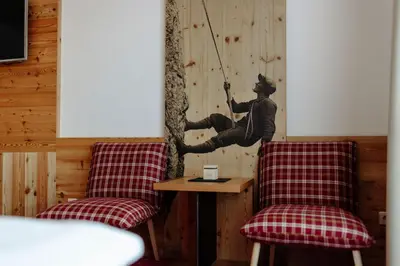 Ein Sitzbereich in der Unterkunft Hotel Waldfrieden
