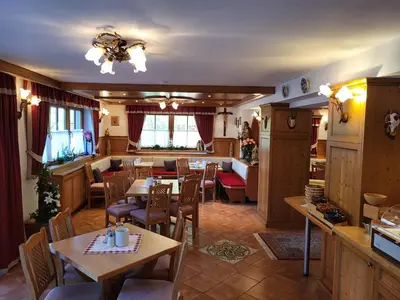 Ein Sitzbereich in der Unterkunft Hotel Garni Landhaus Trenkenbach