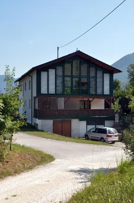 Das Gebäude in dem sich die Ferienwohnung befindet