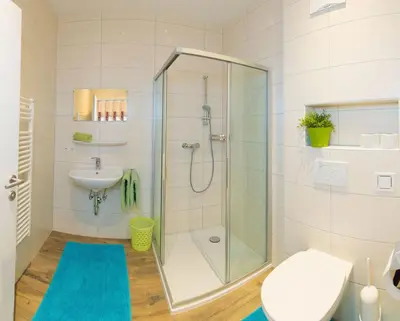 Ein Badezimmer in der Unterkunft Appartements am Edthof