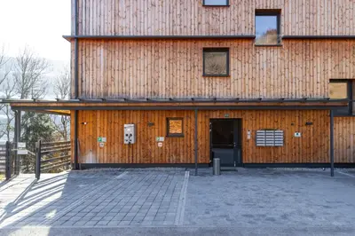 Das Gebäude in dem sich die Ferienwohnung befindet
