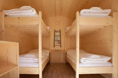 Ein Bett oder Betten in einem Zimmer der Unterkunft Life Camp