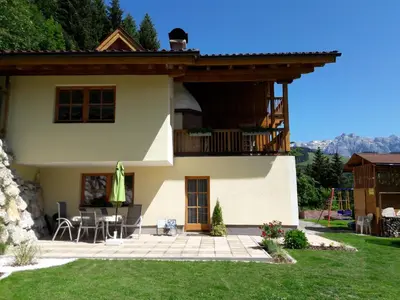 Ein allgemeiner Bergblick oder ein Berglick von der Ferienwohnung aus