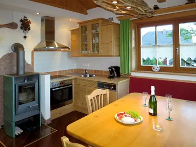 Küche/Küchenzeile in der Unterkunft Holiday Home Landhaus Hubner by Interhome