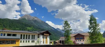 Ein allgemeiner Bergblick oder ein Berglick von der Ferienwohnung aus