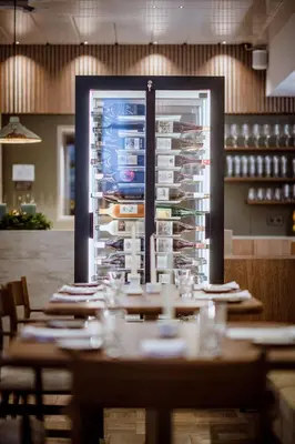 Ein Restaurant oder anderes Speiselokal in der Unterkunft MAYER - Wirtshaus und Dorfhotel