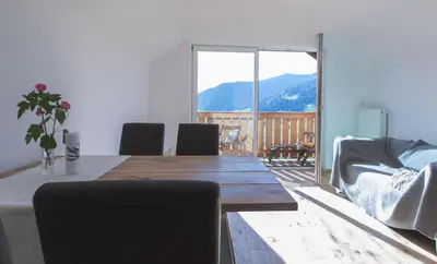 Ein allgemeiner Bergblick oder ein Berglick von der Ferienwohnung aus