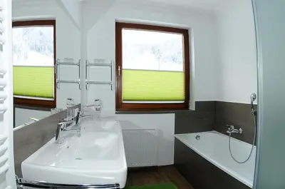 Ein Badezimmer in der Unterkunft Ferienhotel Gasthof zur Post
