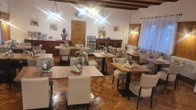 Ein Restaurant oder anderes Speiselokal in der Unterkunft Gasthof Kreischberg