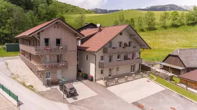 Ein allgemeiner Bergblick oder ein Berglick von der Ferienwohnung aus