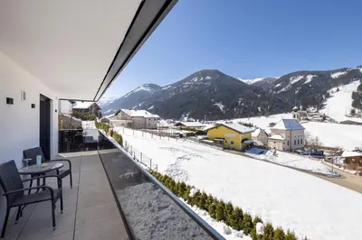 Ein allgemeiner Bergblick oder ein Berglick von der Ferienwohnung aus