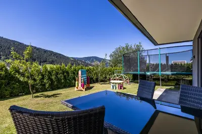 Ein allgemeiner Bergblick oder ein Berglick von der Ferienwohnung aus