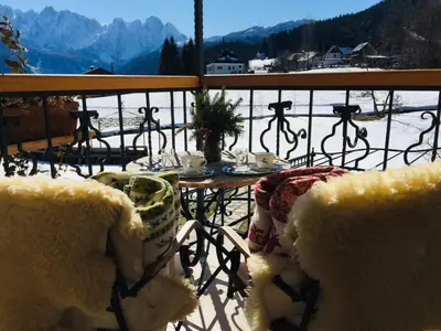 Ein allgemeiner Bergblick oder ein Berglick von des Hotels aus