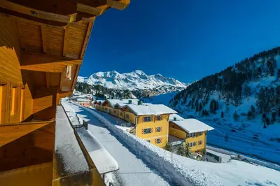 Ein allgemeiner Bergblick oder ein Berglick von der Ferienwohnung aus