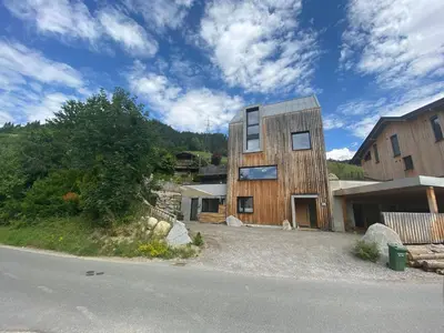 Ein allgemeiner Bergblick oder ein Berglick von der Ferienwohnung aus