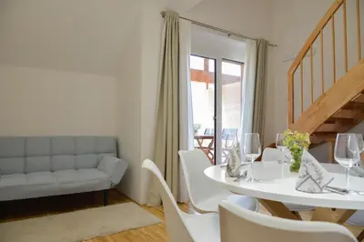 Ein Sitzbereich in der Unterkunft Alpine Chalet Pia Top 5 by AA Holiday Homes