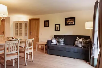 Ein Sitzbereich in der Unterkunft Zederberg Appartements