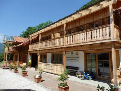 Das Gebäude in dem sich die Ferienwohnung befindet
