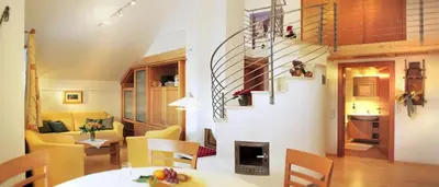 Ein Sitzbereich in der Unterkunft Ferienwohnung Anderl