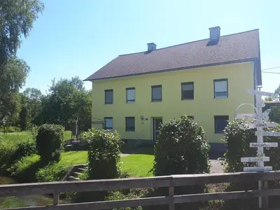 Ein Garten an der Unterkunft Haus Verena