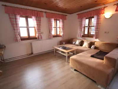 Ein Sitzbereich in der Unterkunft Mansion in Eben near Ski Salzburger Sportwelt