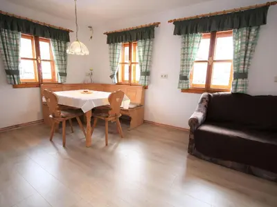 Ein Sitzbereich in der Unterkunft Mansion in Eben near Ski Salzburger Sportwelt